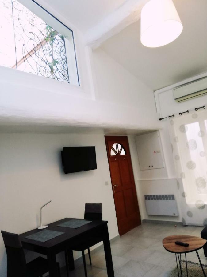 Duplex Denim Apartment Nimes Ngoại thất bức ảnh